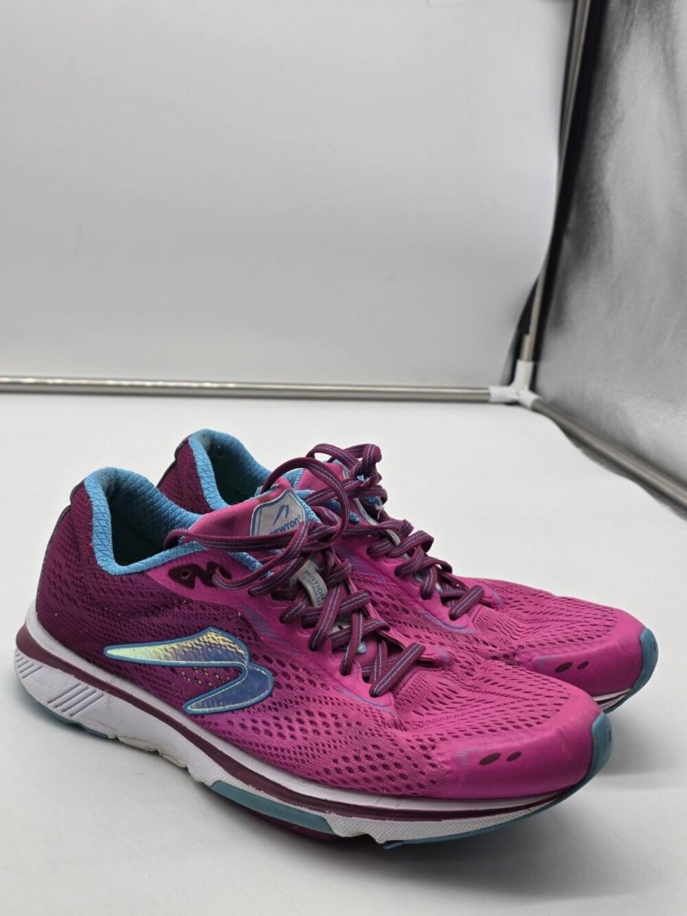 Newton Motion 9 Shoes Womens Size 9.5 Pink Mesh Running Sneakers Damaged W000420